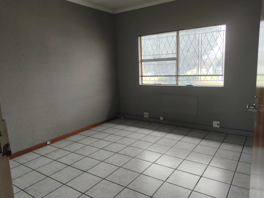 To Let Commercial Property for Rent in Sunward Park Gauteng