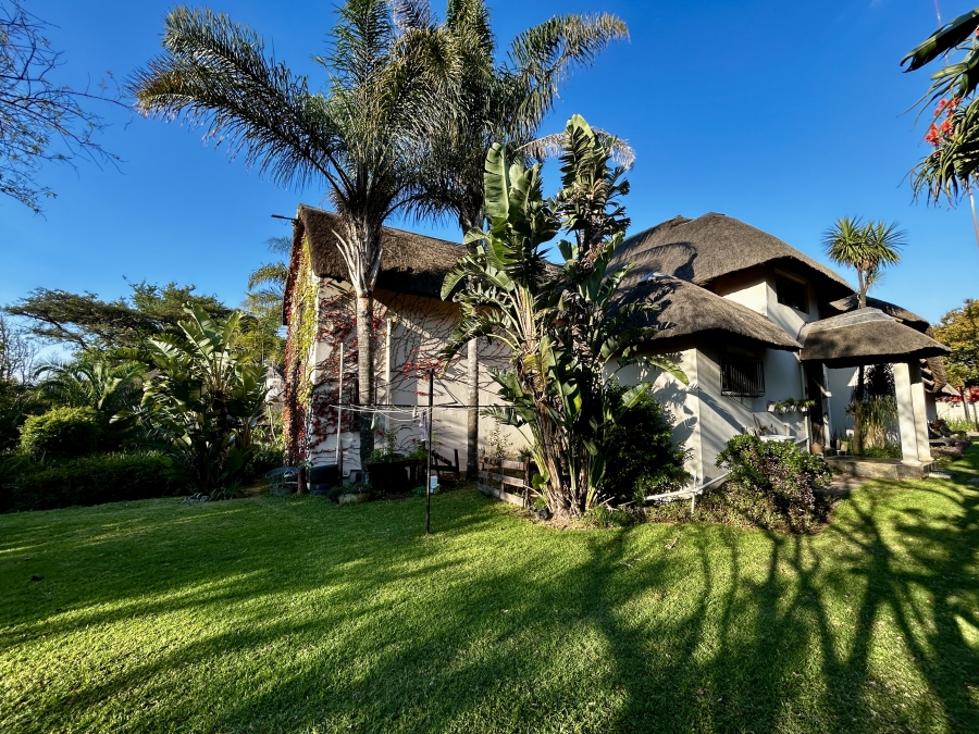 9 Bedroom Property for Sale in Mnandi Gauteng