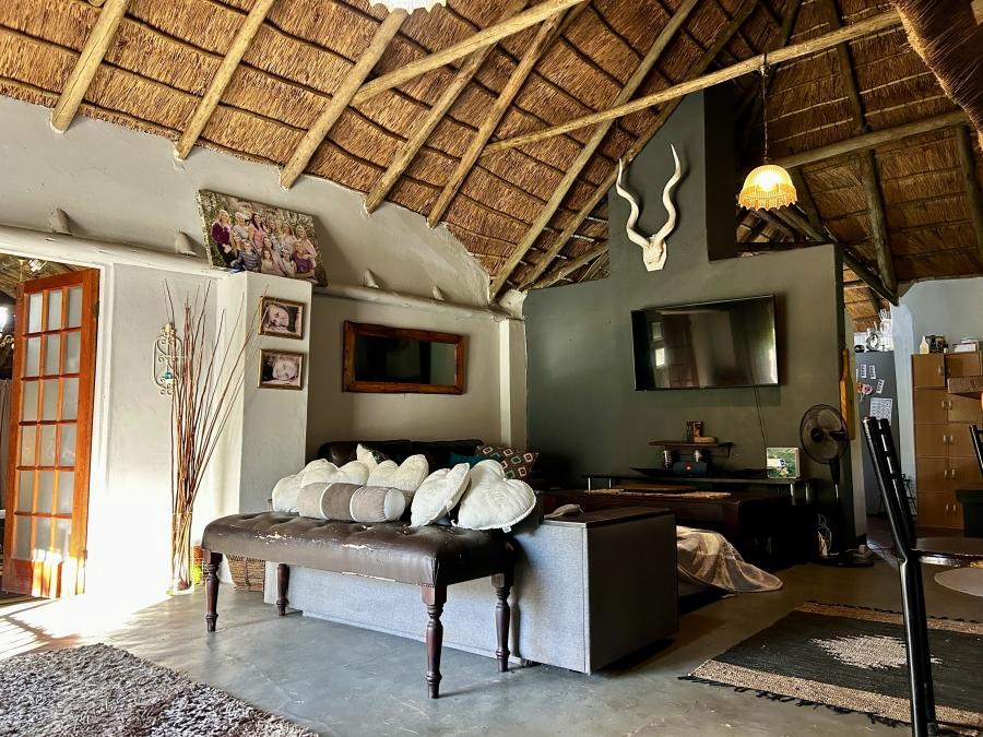 9 Bedroom Property for Sale in Mnandi Gauteng