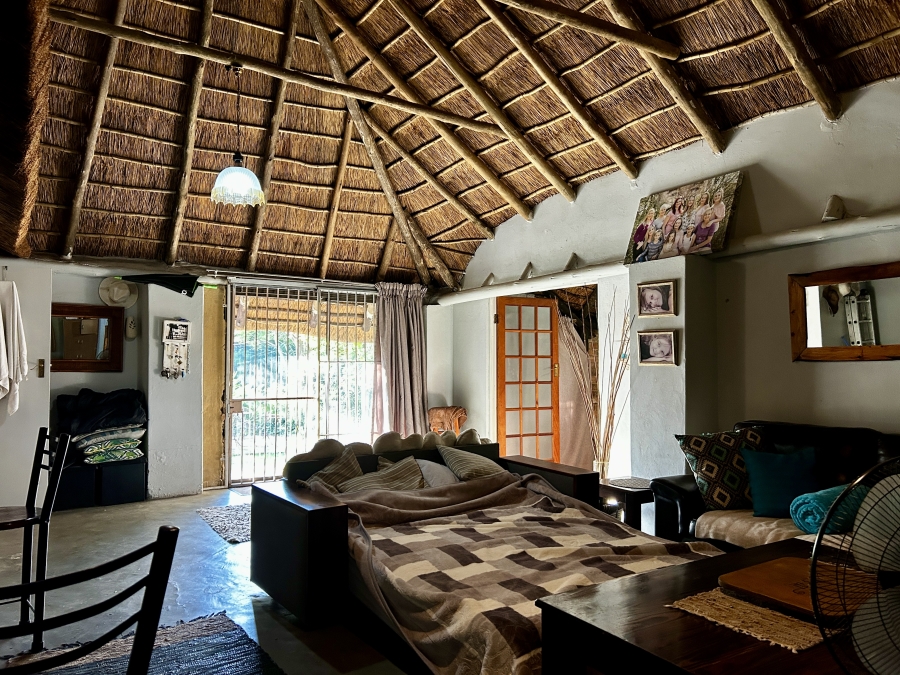 9 Bedroom Property for Sale in Mnandi Gauteng