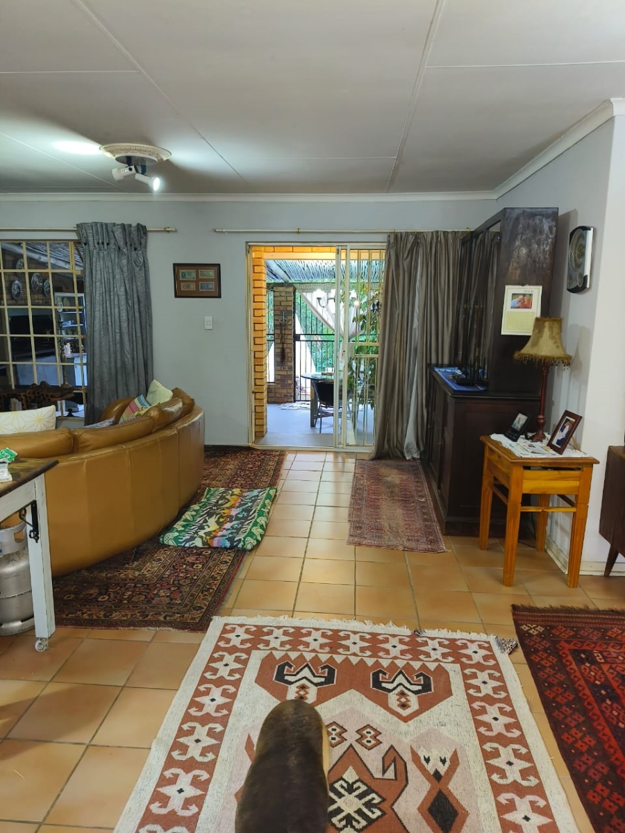 9 Bedroom Property for Sale in Mnandi Gauteng