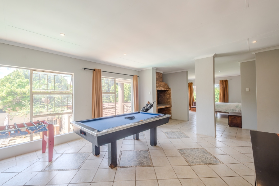 5 Bedroom Property for Sale in Moreleta Park Gauteng