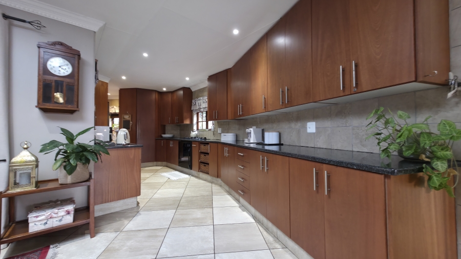 4 Bedroom Property for Sale in Moreleta Park Gauteng
