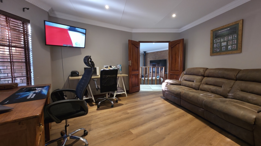 4 Bedroom Property for Sale in Moreleta Park Gauteng