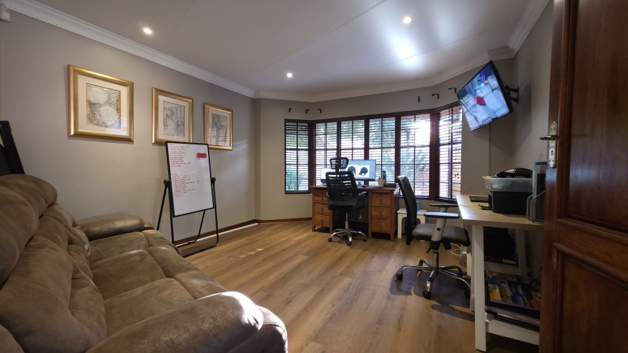 4 Bedroom Property for Sale in Moreleta Park Gauteng