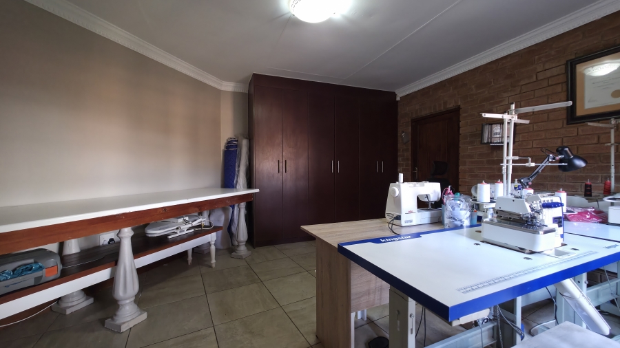 4 Bedroom Property for Sale in Moreleta Park Gauteng