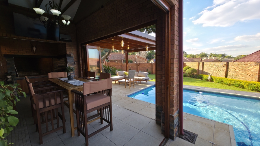 4 Bedroom Property for Sale in Moreleta Park Gauteng
