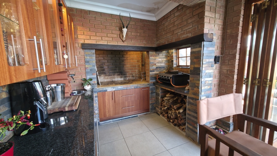 4 Bedroom Property for Sale in Moreleta Park Gauteng
