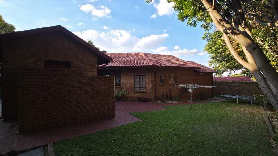 4 Bedroom Property for Sale in Moreleta Park Gauteng