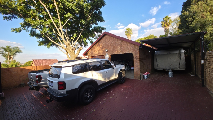 4 Bedroom Property for Sale in Moreleta Park Gauteng
