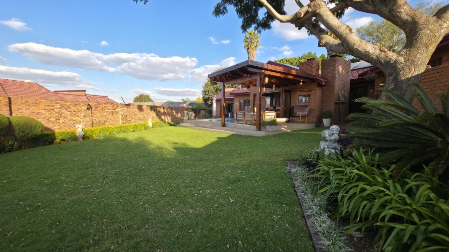 4 Bedroom Property for Sale in Moreleta Park Gauteng