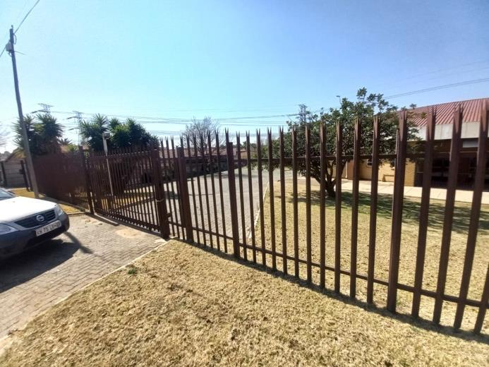 Commercial Property for Sale in Birch Acres Gauteng