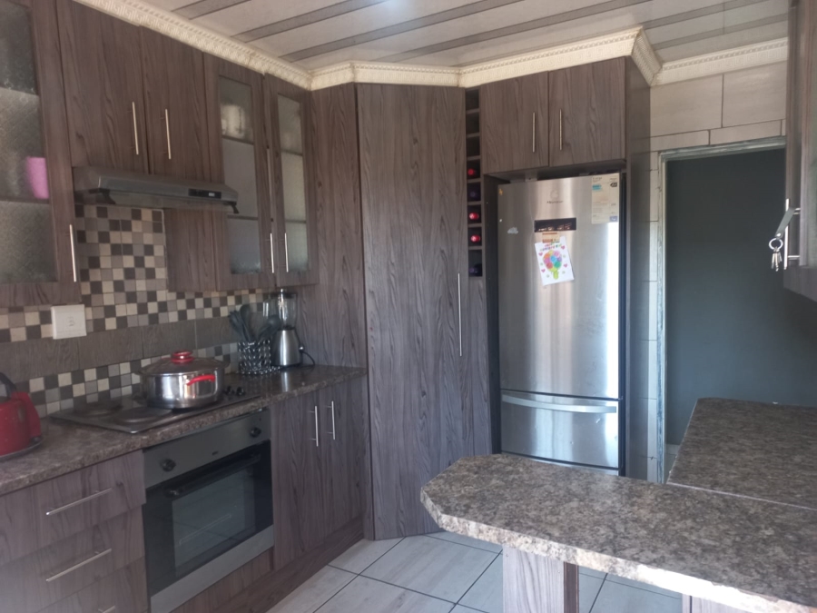 3 Bedroom Property for Sale in Zuurfontein Gauteng