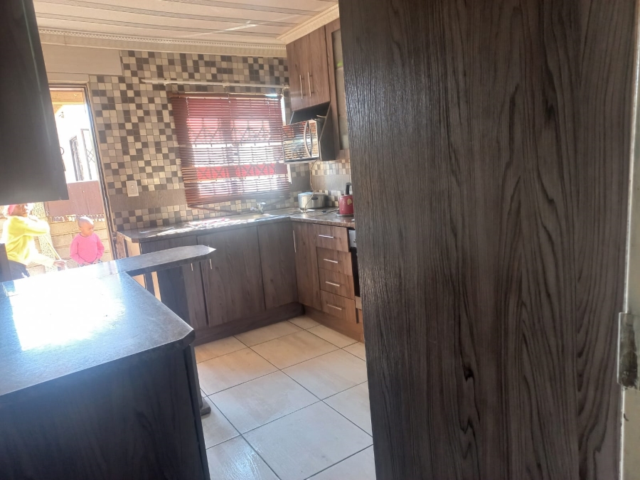 3 Bedroom Property for Sale in Zuurfontein Gauteng