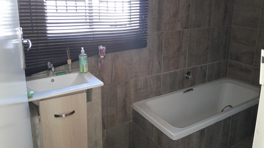 3 Bedroom Property for Sale in Sebokeng Zone 14 Gauteng