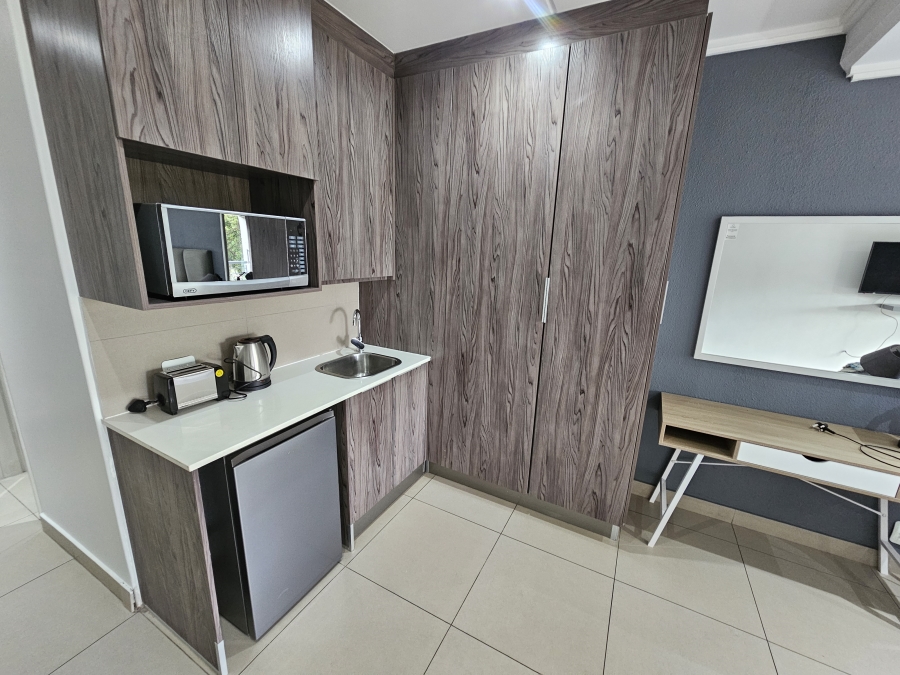 To Let 2 Bedroom Property for Rent in Morningside Gauteng