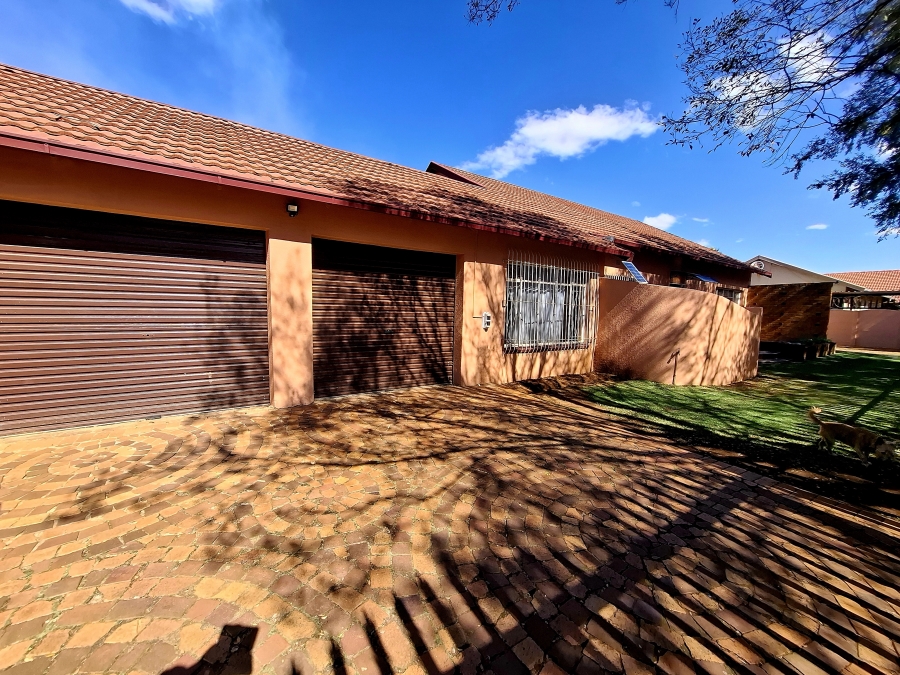 3 Bedroom Property for Sale in Brakpan Central Gauteng
