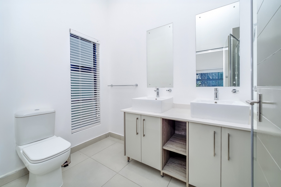 3 Bedroom Property for Sale in Broadacres Gauteng