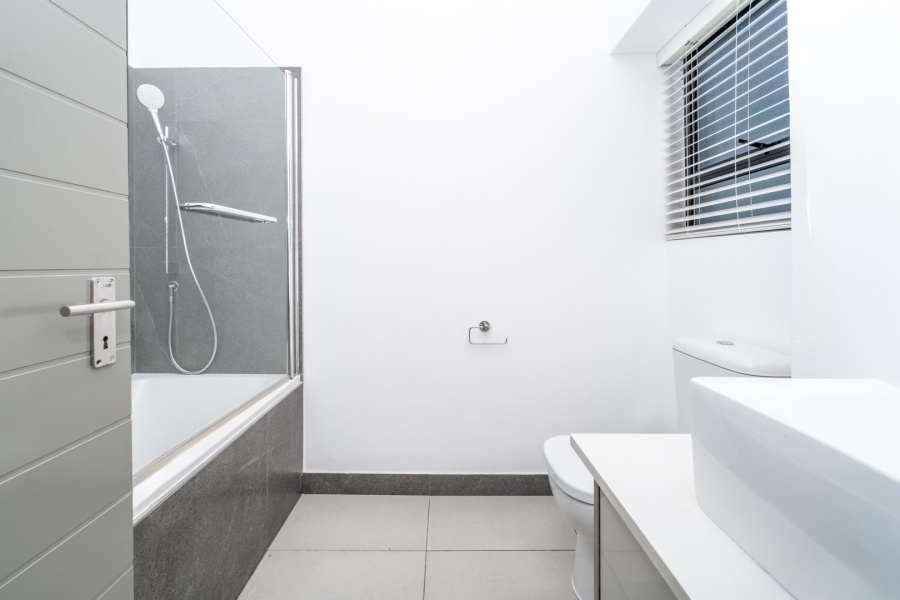 3 Bedroom Property for Sale in Broadacres Gauteng