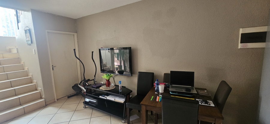 2 Bedroom Property for Sale in General Albertspark Gauteng