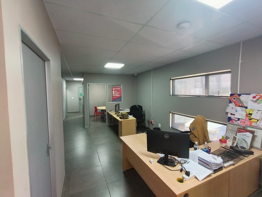 To Let Commercial Property for Rent in Knoppieslaagte Gauteng