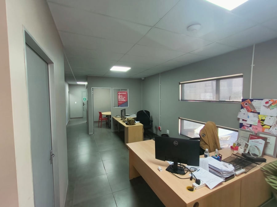 To Let Commercial Property for Rent in Knoppieslaagte Gauteng