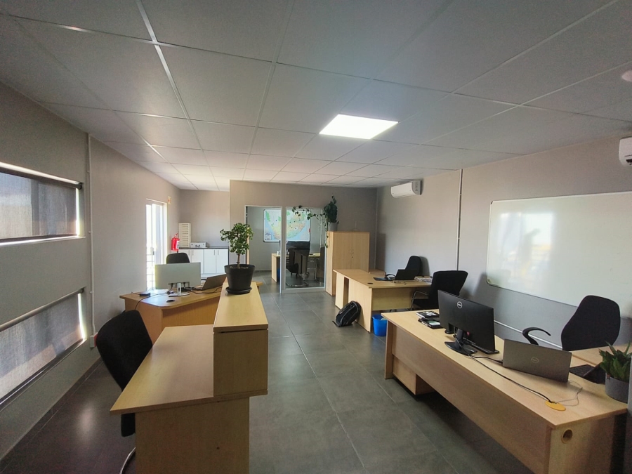 To Let Commercial Property for Rent in Knoppieslaagte Gauteng