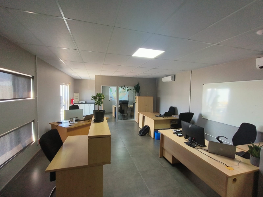 To Let Commercial Property for Rent in Knoppieslaagte Gauteng