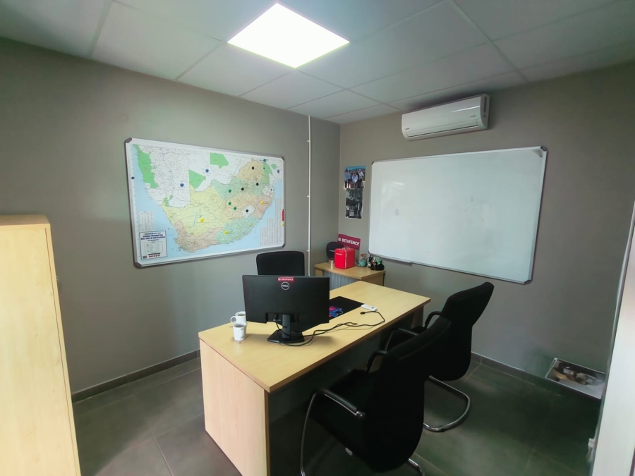 To Let Commercial Property for Rent in Knoppieslaagte Gauteng