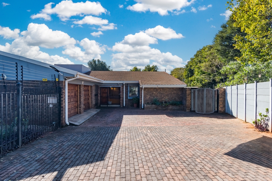 3 Bedroom Property for Sale in Eldoraigne Gauteng
