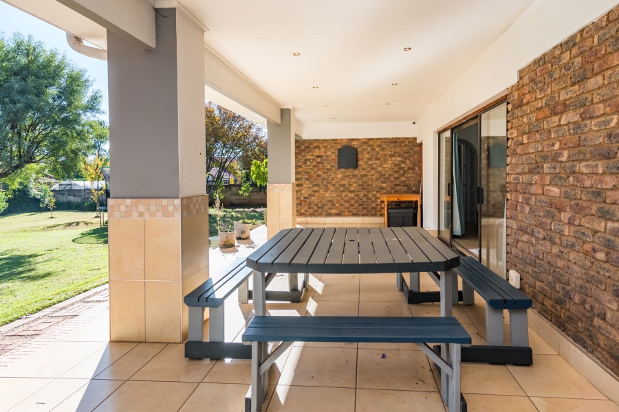 3 Bedroom Property for Sale in Eldoraigne Gauteng