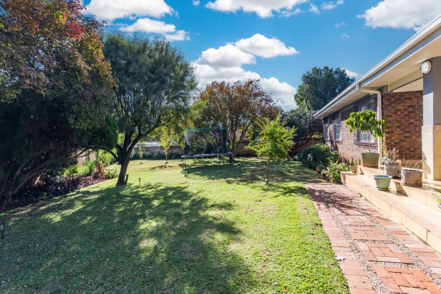 3 Bedroom Property for Sale in Eldoraigne Gauteng