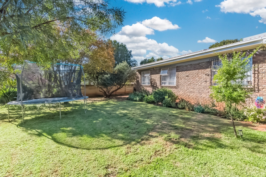 3 Bedroom Property for Sale in Eldoraigne Gauteng