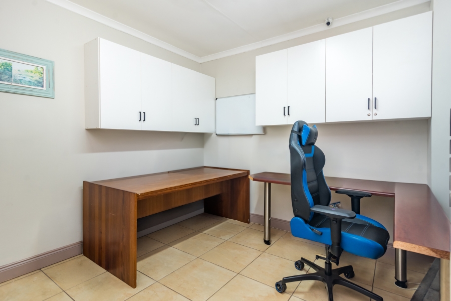 3 Bedroom Property for Sale in Eldoraigne Gauteng