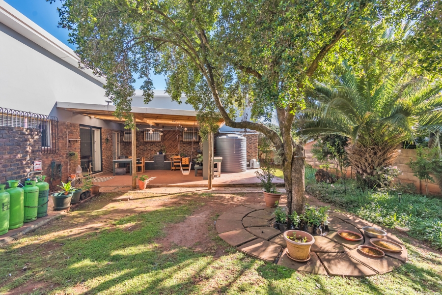 3 Bedroom Property for Sale in Eldoraigne Gauteng