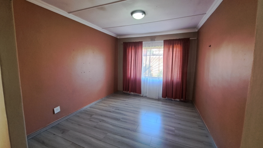 4 Bedroom Property for Sale in Eldorado Park Gauteng