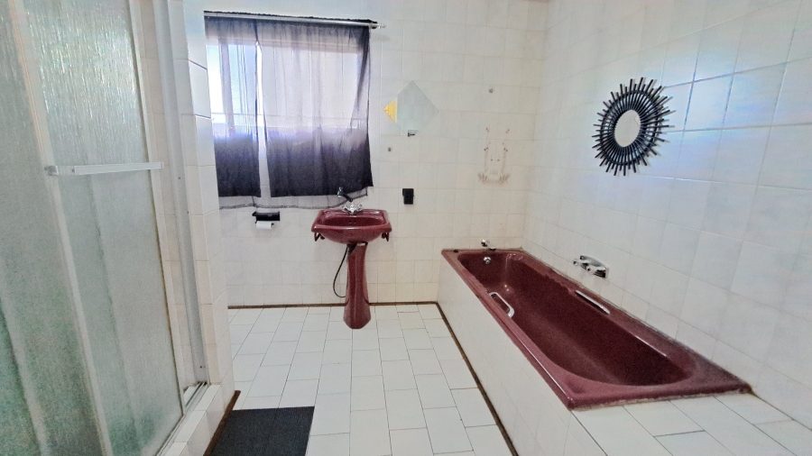 4 Bedroom Property for Sale in Eldorado Park Gauteng