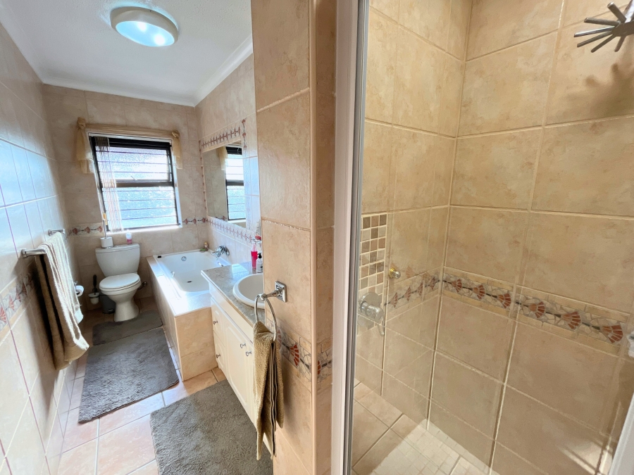 5 Bedroom Property for Sale in Bedfordview Gauteng