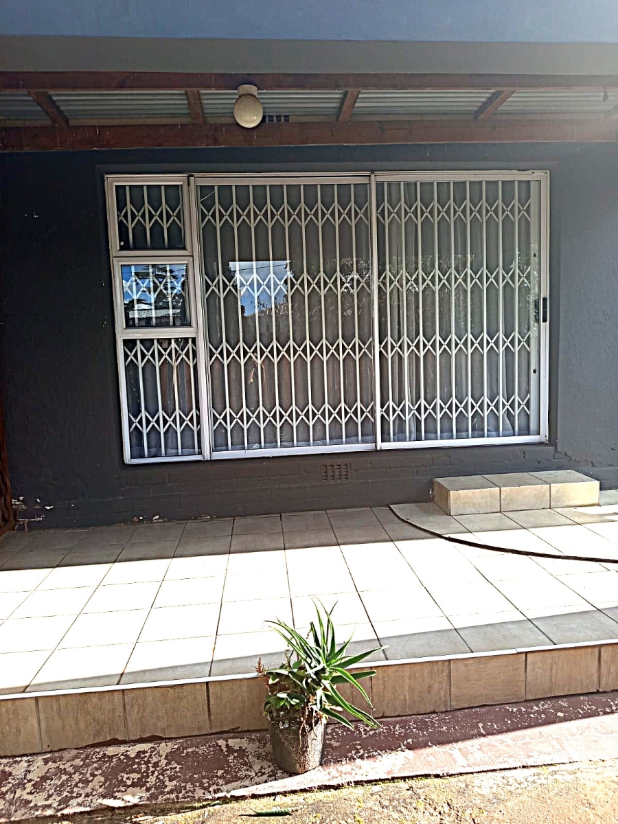 3 Bedroom Property for Sale in Roodepoort Central Gauteng
