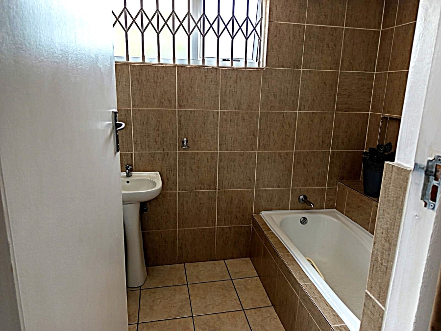 3 Bedroom Property for Sale in Roodepoort Central Gauteng