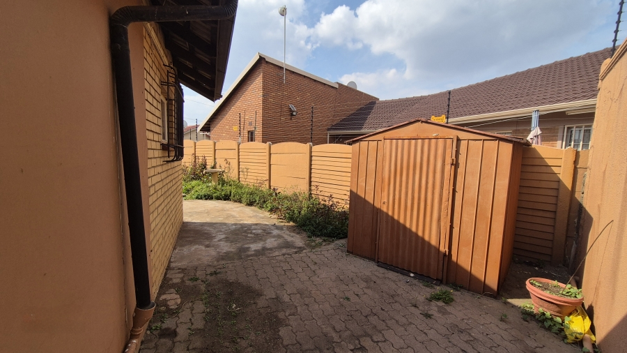 3 Bedroom Property for Sale in Bakerton Gauteng