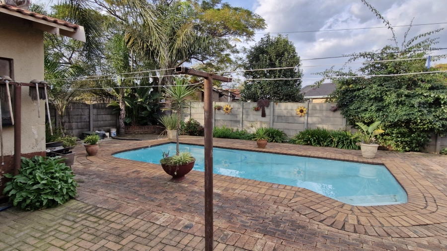 3 Bedroom Property for Sale in Geluksdal Gauteng