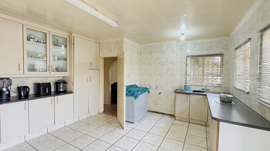 3 Bedroom Property for Sale in Selcourt Gauteng