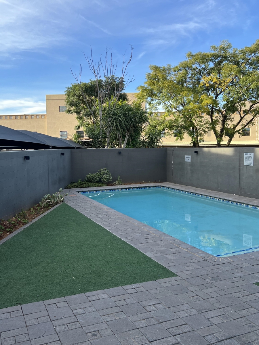 2 Bedroom Property for Sale in North Riding Gauteng