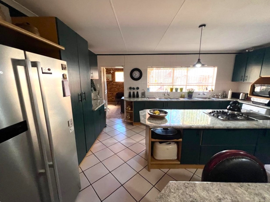 4 Bedroom Property for Sale in Vaal Marina Gauteng