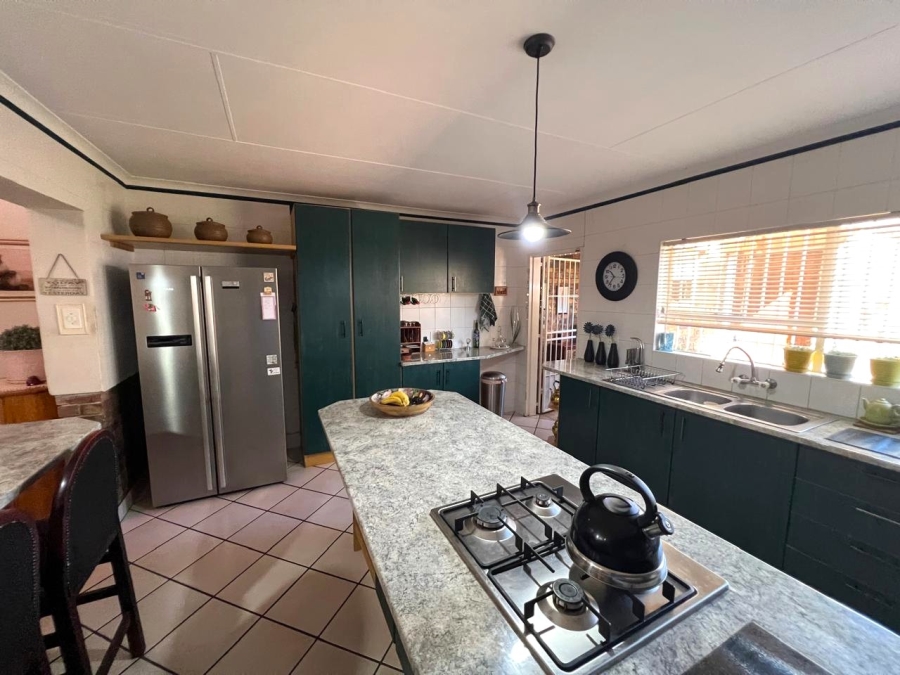 4 Bedroom Property for Sale in Vaal Marina Gauteng
