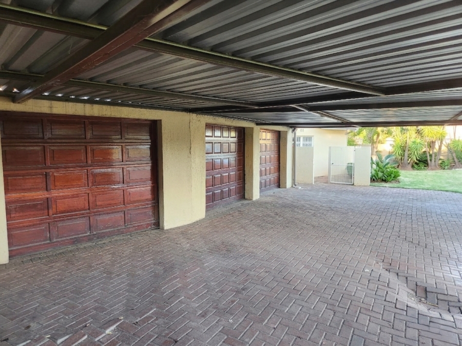 4 Bedroom Property for Sale in Vanderbijlpark Sw 2 Gauteng