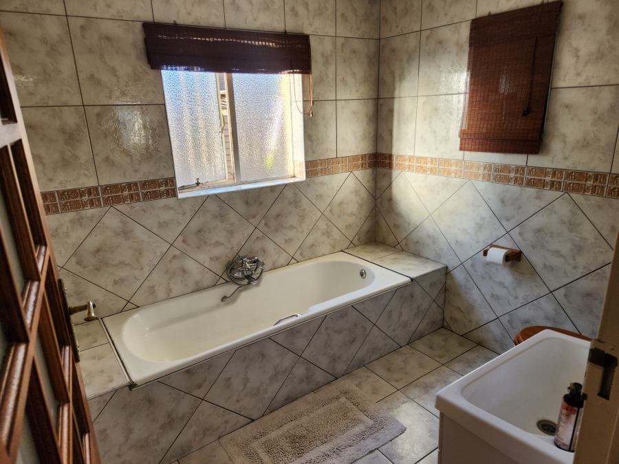 4 Bedroom Property for Sale in Vanderbijlpark Sw 2 Gauteng