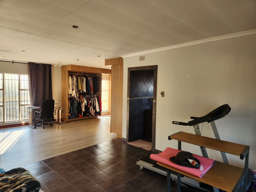 4 Bedroom Property for Sale in Vanderbijlpark Sw 2 Gauteng