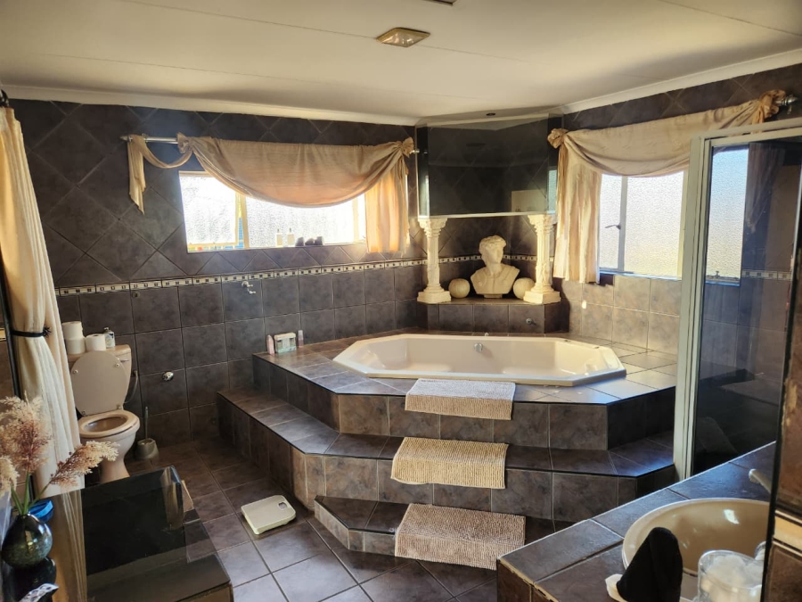 4 Bedroom Property for Sale in Vanderbijlpark Sw 2 Gauteng